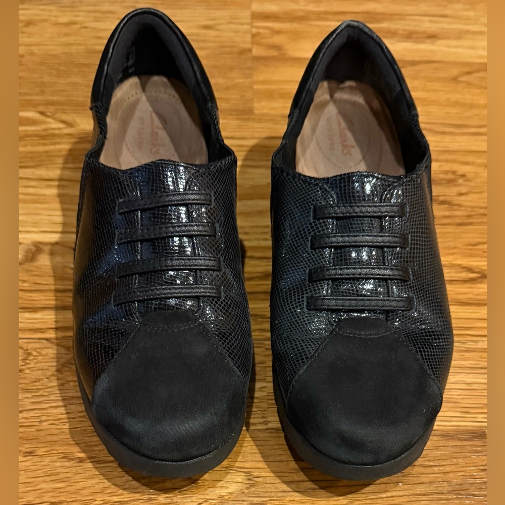 Clarks Daelyn Vista Flat Black Leather Suede Lizard Sneaker Shoes Women's Size 7